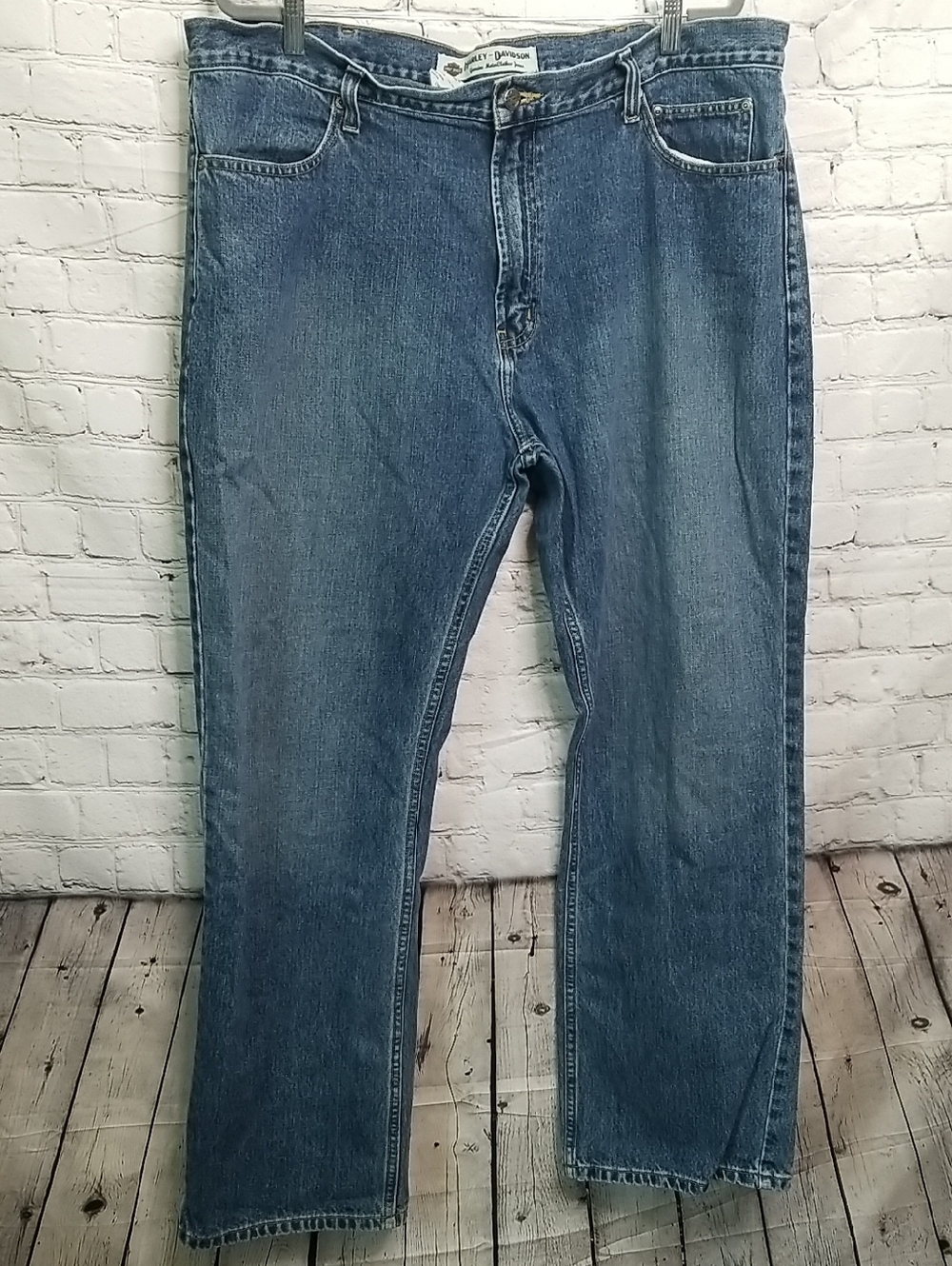 Harley Davidson mens denim jeans size 42 x 32. EUC